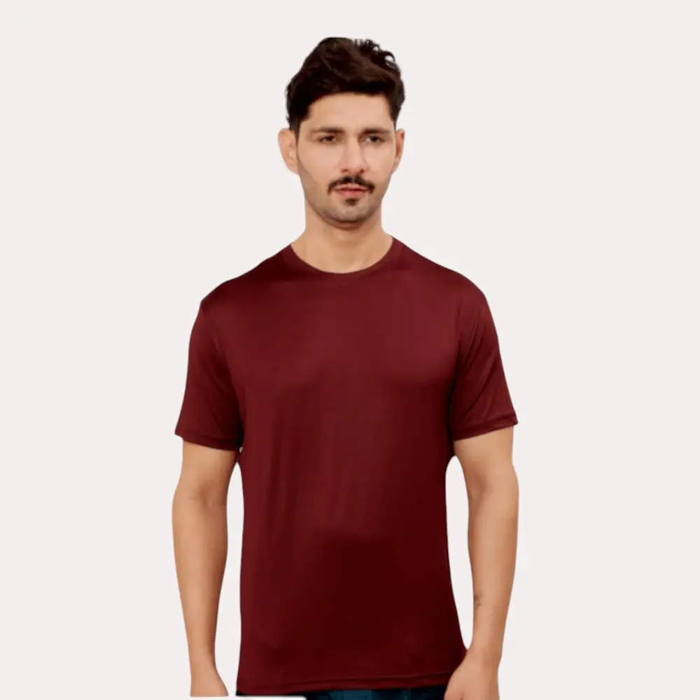 Levi's Round Neck 100% Polyester T-Shirt- Maroon — image 1