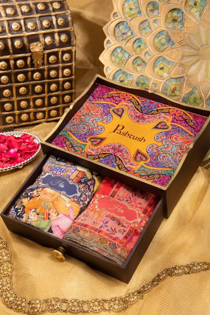 Pashtush His And Her Set Of 100% Pure Wool Printed Stole and Shikaardar Shawl With Wooden Chester Box, Multicolour and Red — image 1