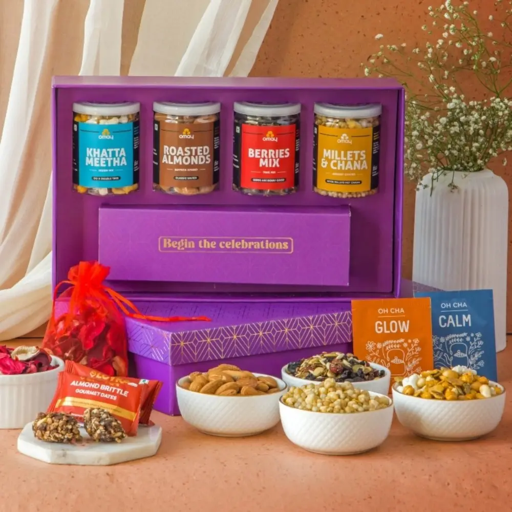 Omay Foods Sparkling Delights 7-in-1 Gift Box — image 1