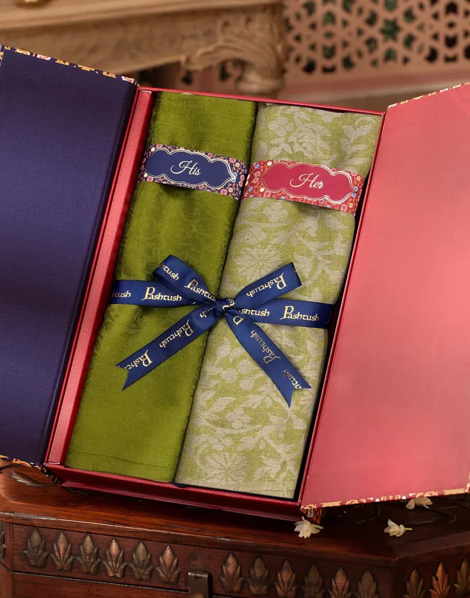 Pashtush His And Her Set Of Fine Wool Stoles, Premium Gift Box Packaging, Emerald Green — image 1