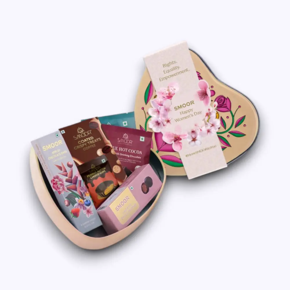 Smoor Love, Actually Tin Hamper Set of 6 — image 1
